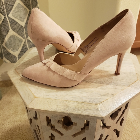 Heels - Picture 1 of 2